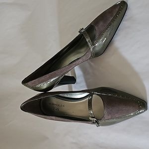 Elegant Two-Tone Heels